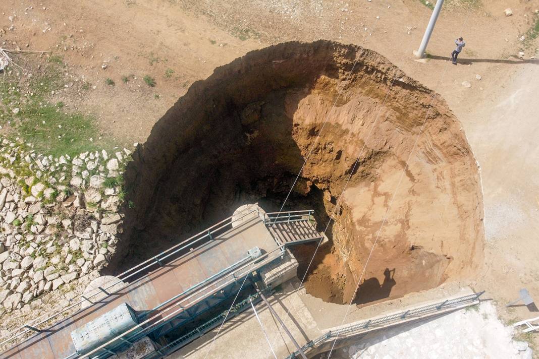 Konya'daki dev yarıklar korkuttu! 'Yer altından ses geldi" 4